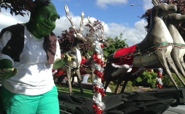 "シュレックとトナカイ