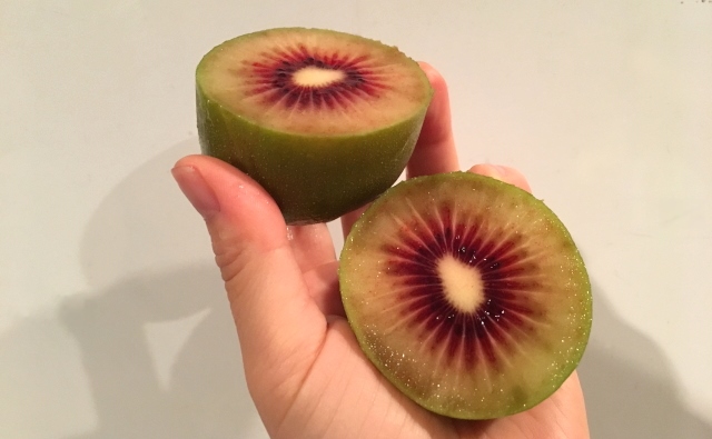 レッドキウイ