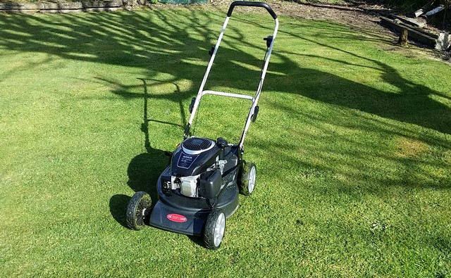 Petrol, electric and push mower. どれが一番おすすめ?